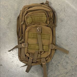 Men's Tactical Sling Backpack in Coyote/Tan